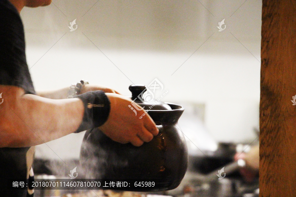 笋干老鸭煲