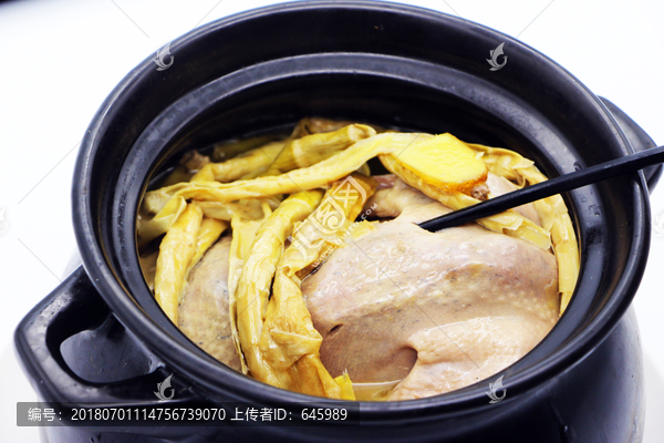 笋干老鸭煲