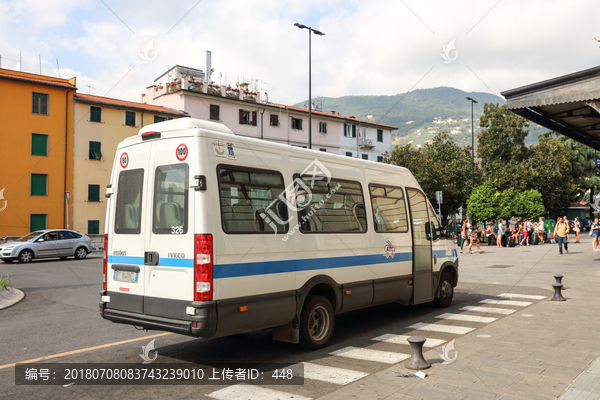 依维克面包车