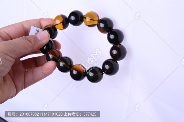 陈万福琥珀