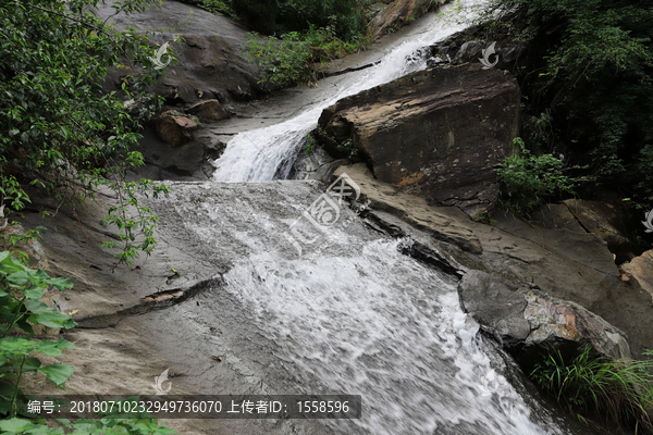 山泉溪水