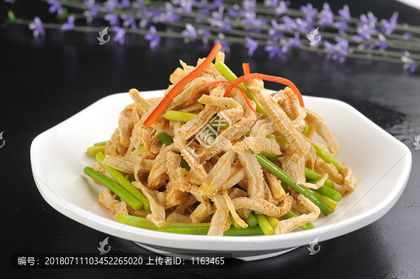 蒜苔肚丝