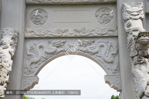 双龙戏珠浮雕中式门头