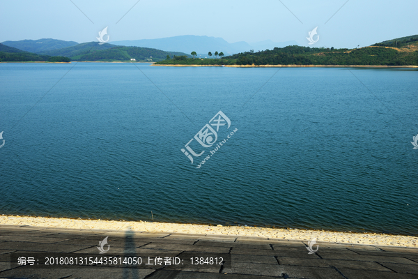 水库
