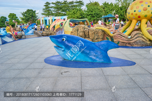 鲨鱼雕塑