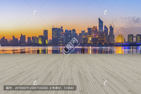 广场地砖和杭州钱江新城天际线