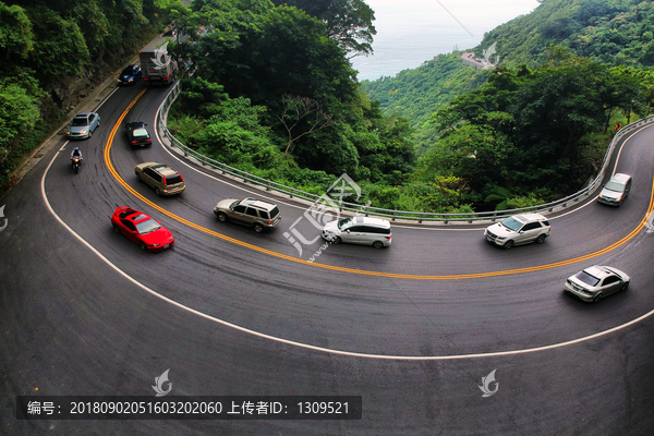 繁忙的盘山公路