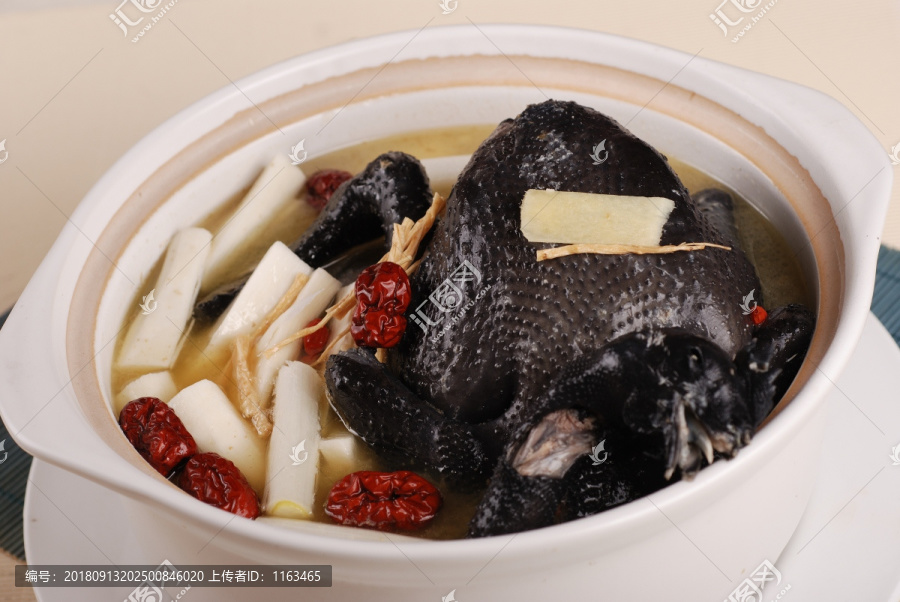 山药炖乌鸡