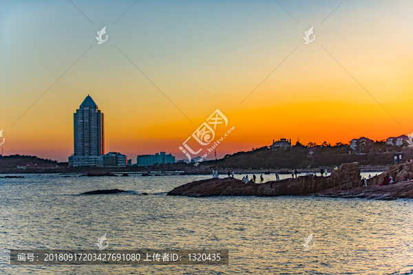 青岛海滨晚霞