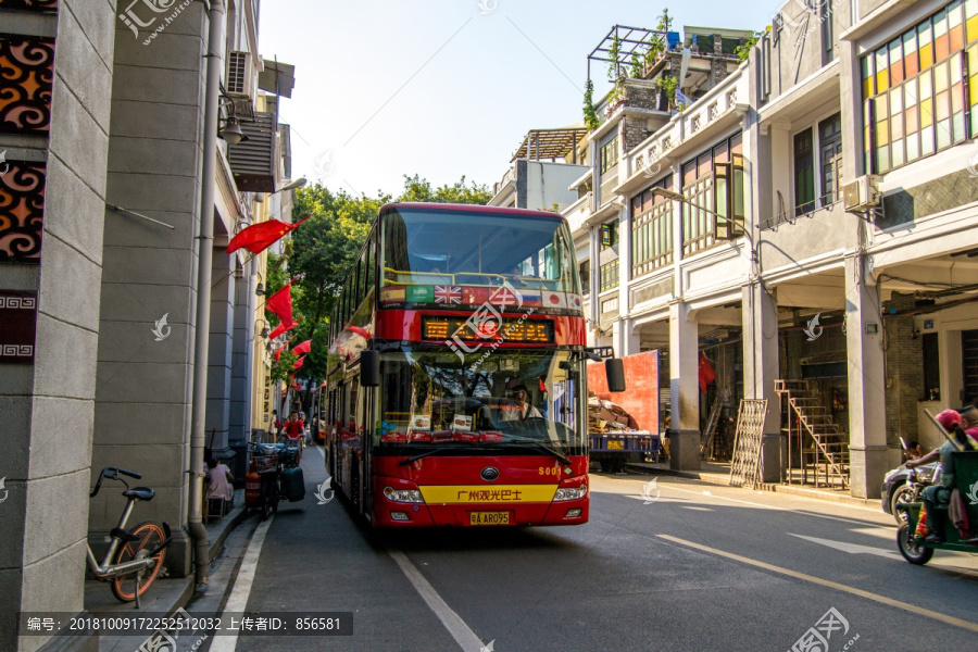 西关旅游车