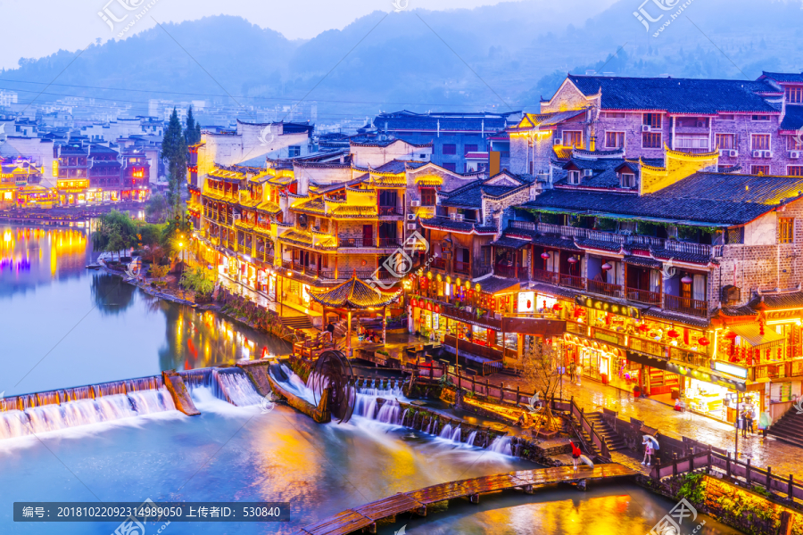 凤凰古城夜景