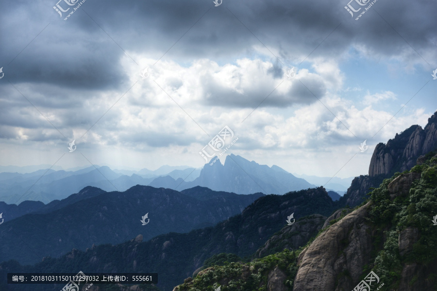 三清山群山和云海