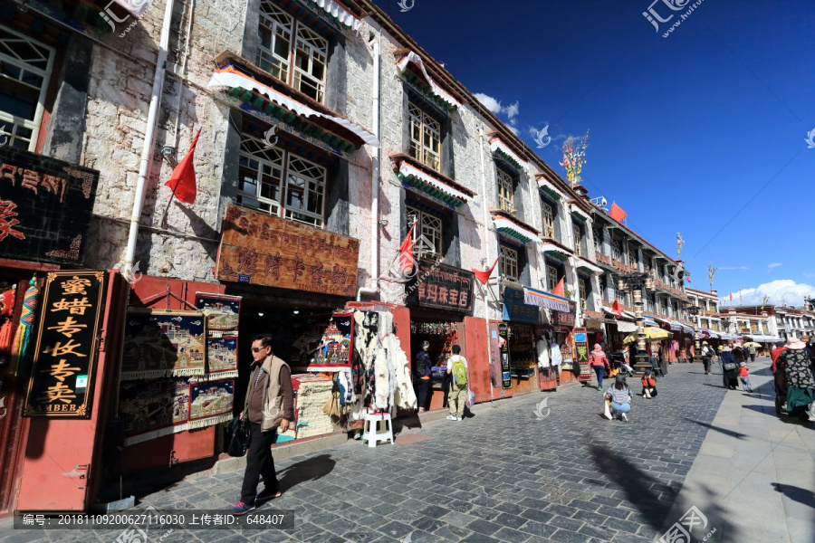 拉萨八廓街大昭寺风貌