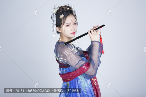 传统汉服美女高清摄影图