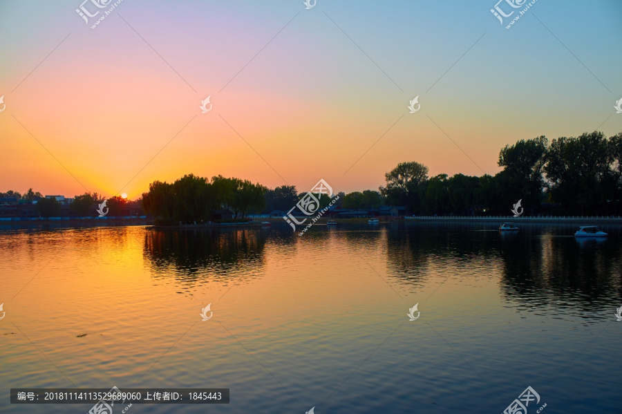 北京什刹海夕阳