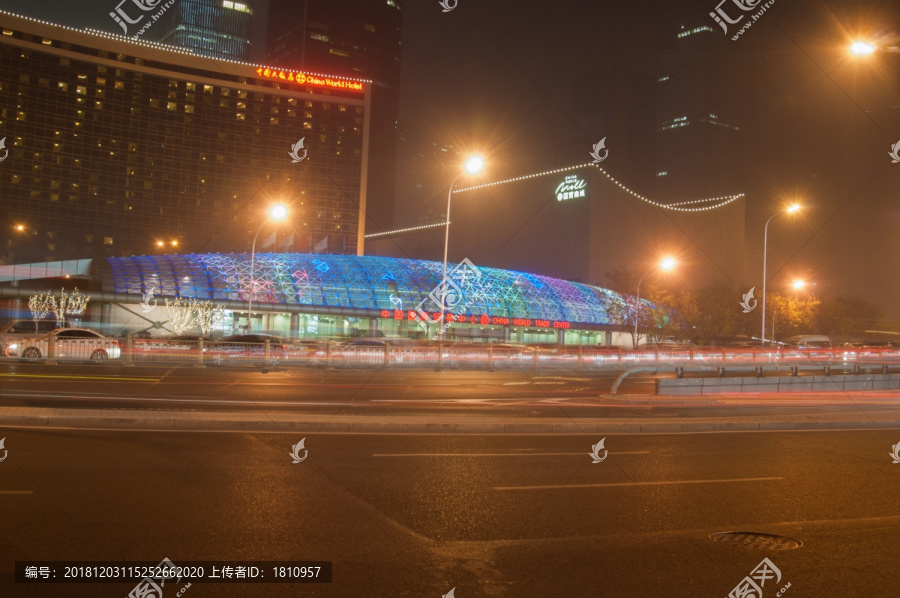 北京国贸雾霾夜景