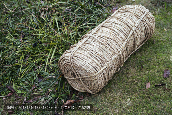 一卷草绳