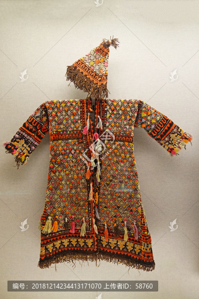 新疆喀什维吾尔族毛织依禅衣帽