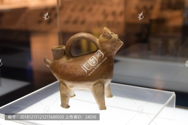 山东博物馆镇馆之宝红陶兽形壶