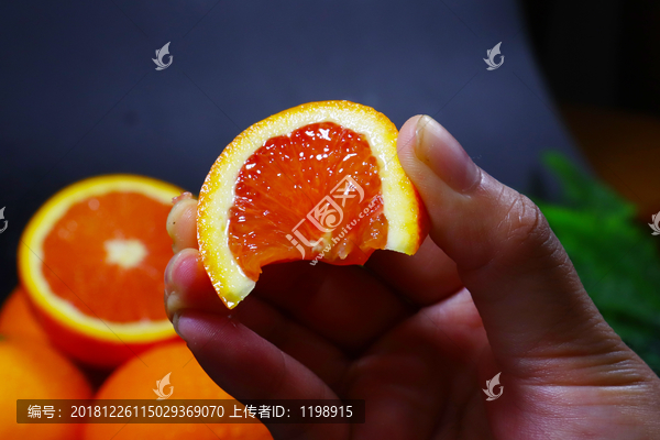 红血橙挤果汁