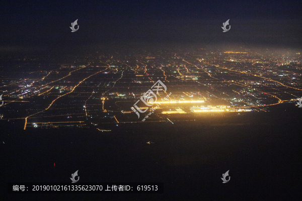 俯瞰上海浦东机场夜景全景