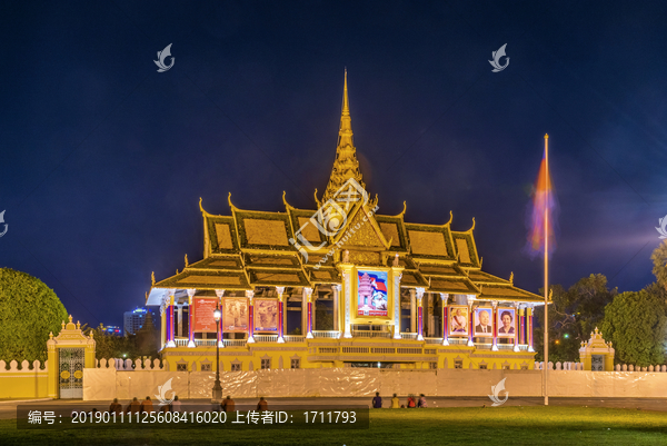柬埔寨金边大皇宫夜景