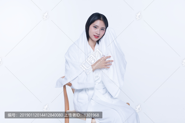 浴袍女高清摄影图