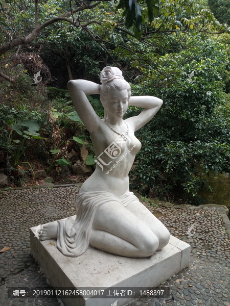 玉女雕像