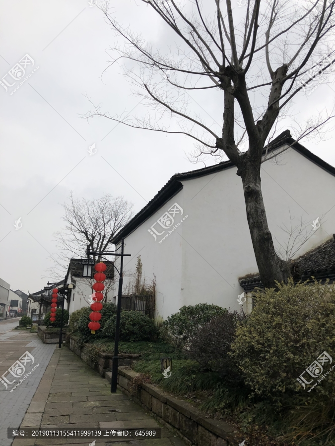 白墙黑瓦