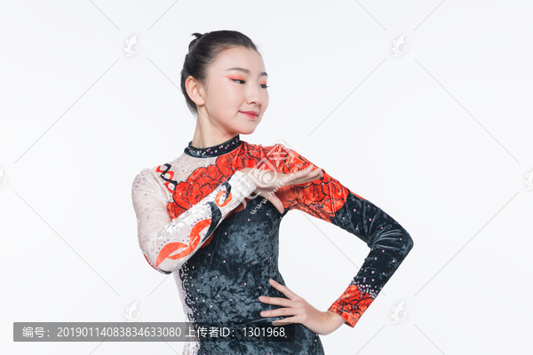 白浴袍摄影高清大图