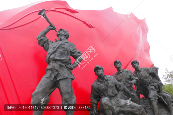 红军吹集结号雕塑