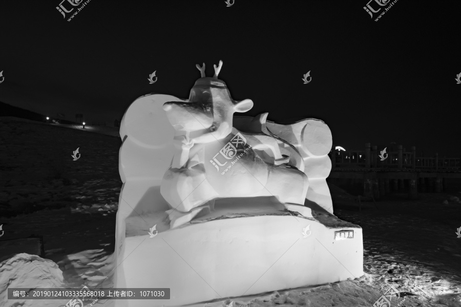 十二生肖老鼠雪雕