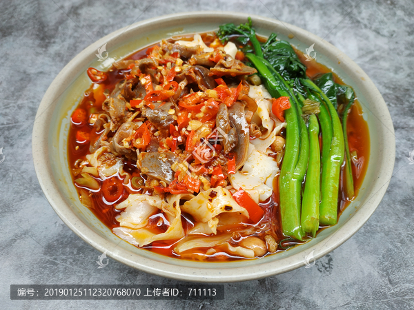 泡椒鸡杂刀削面