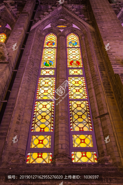 西什库教堂花窗玻璃