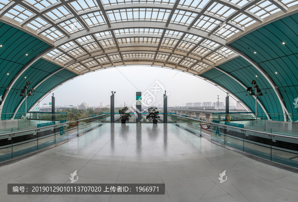 上海磁悬浮列车龙阳站站台