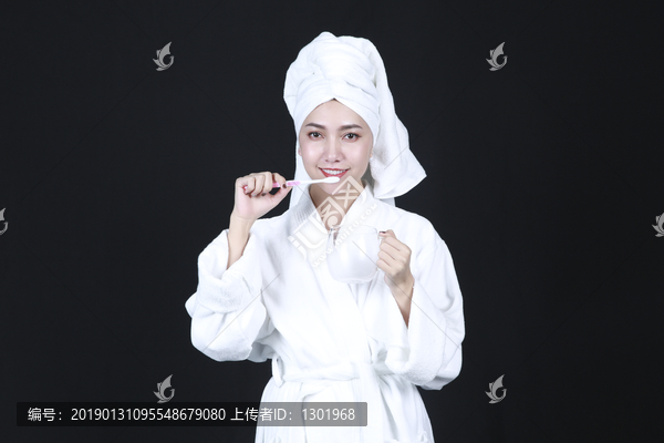 成人女士纯棉浴袍摄影图片