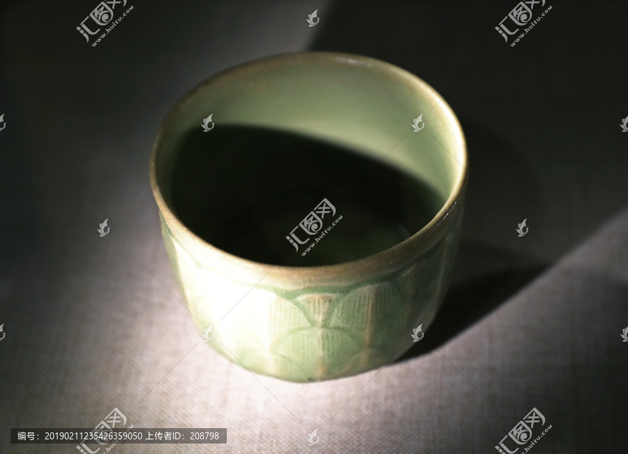 龙泉窑青釉瓷杯