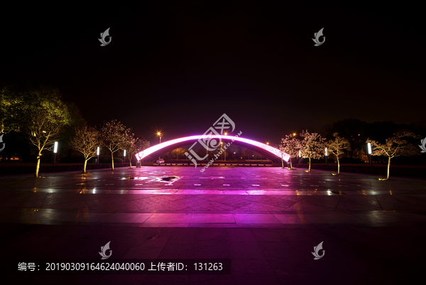 金华施光南音乐广场钢架拱桥夜景