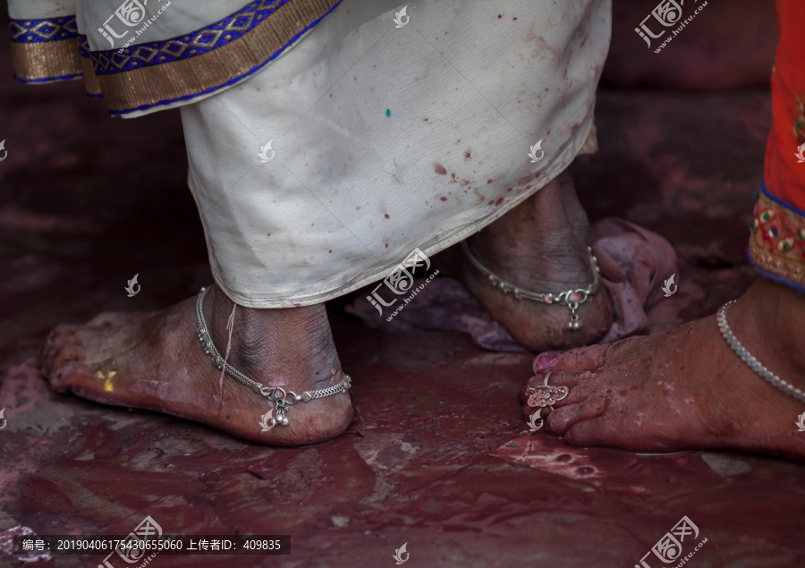 印度妇女的脚上饰品