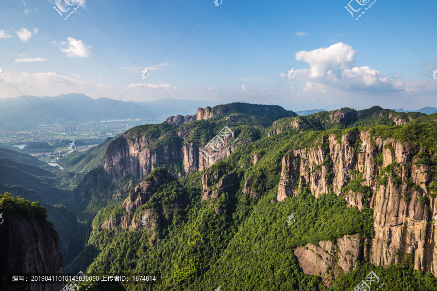 青山