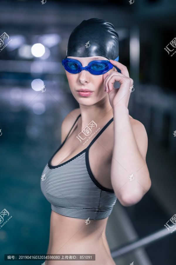 女性游泳运动员