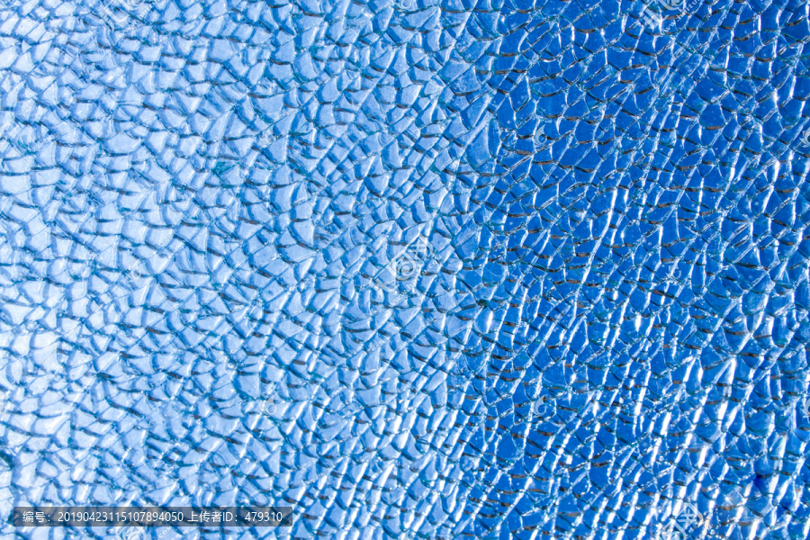 破碎的钢化玻璃