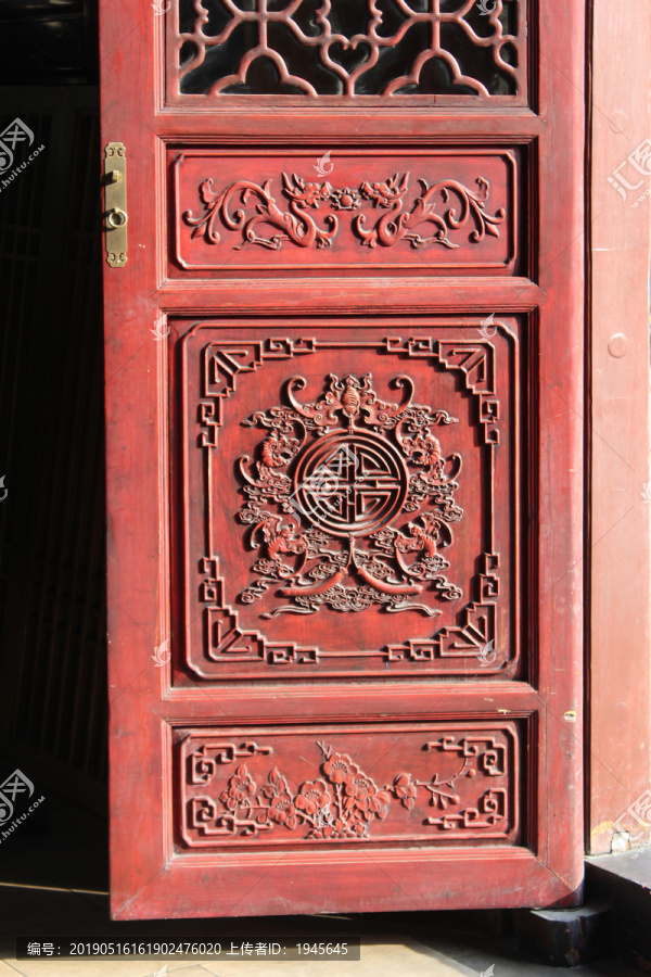 中式雕花门
