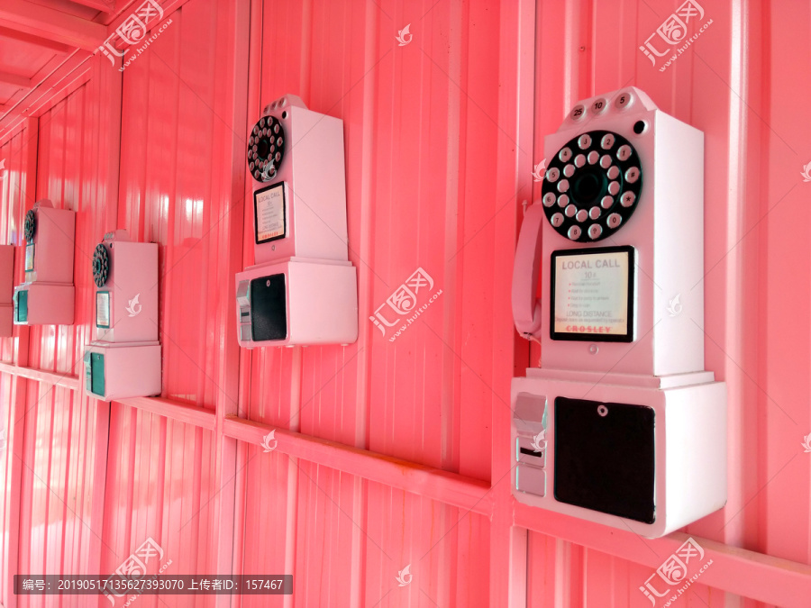粉红电话机