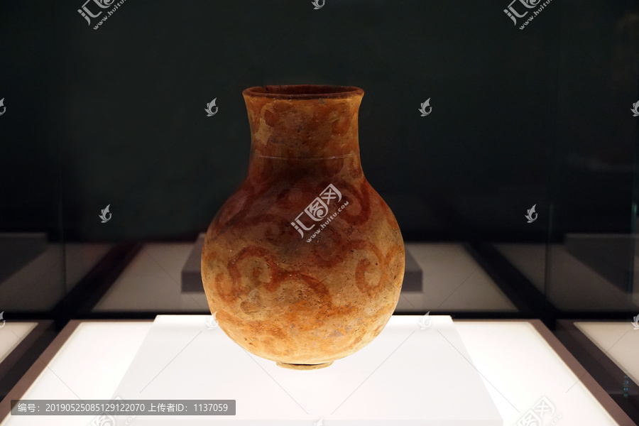 哈萨克斯坦彩陶壶