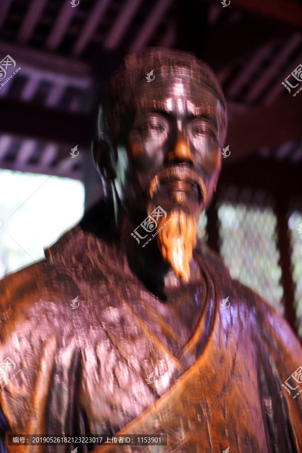 杜甫铜像