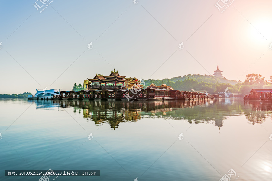 杭州西湖风光游船码头