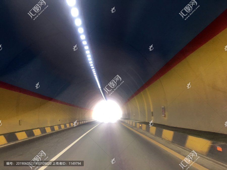 隧道内景