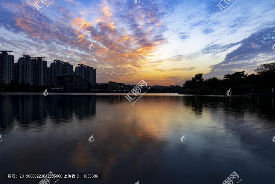 青浦图书馆晚霞