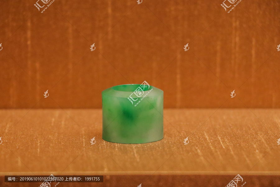绿釉雕瓷扳指